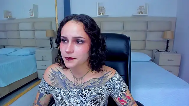 AnnyThompson  online show from October 15, 9:28 pm