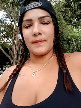 Snapshot of camiysebas21 chatting on October 14, 6:32 pm camiysebas21 online show from October 14, 6:32 pm