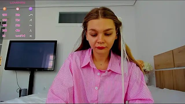 Molly sweetie online show from March 13, 8:04 am