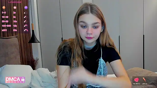 Molly sweetie online show from November 18, 7:31 am