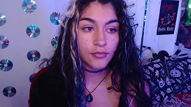 Snapshot of abril666 chatting on October 8, 4:44 pm abril666 online show from October 8, 4:44 pm