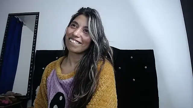 sweet skylove  online show from August 3, 2:04 am