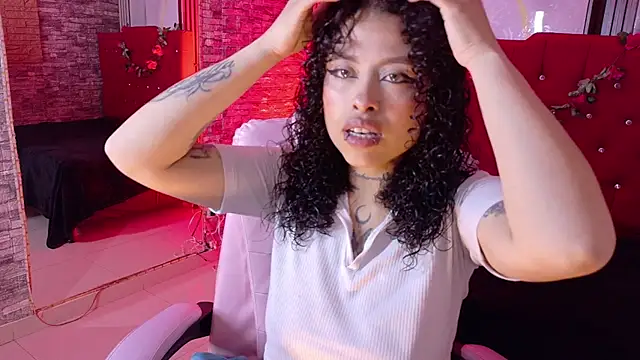 miahernadez303av online show from June 19, 11:52 pm