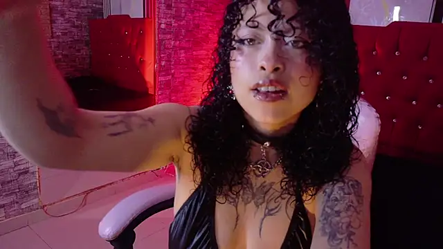 miahernadez303av online show from July 14, 3:55 am