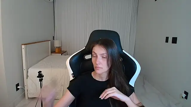 upssnowy online show from July 17, 4:06 am