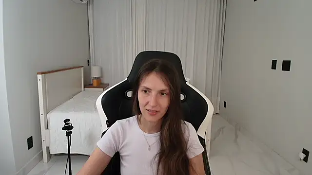 upssnowy online show from August 8, 12:07 am