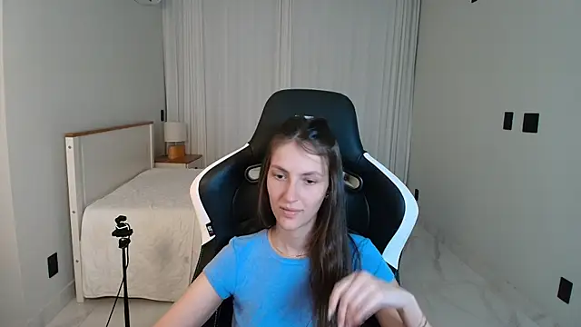 upssnowy online show from July 16, 1:21 am