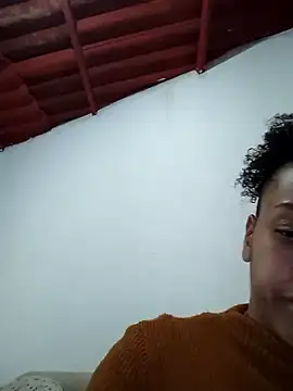Julia Pretinha online show from June 15, 12:38 pm