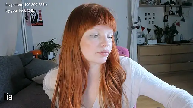 lil lia online show from June 3, 12:12 am
