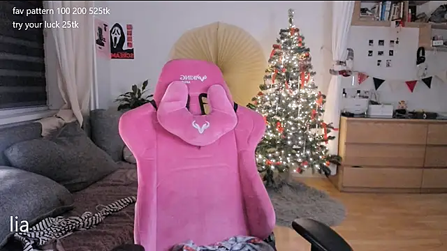 lil lia online show from January 17, 9:44 pm