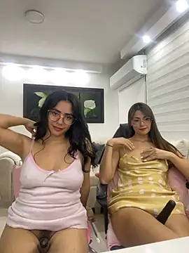 Snapshot of GiiirlPower chatting on October 18, 7:33 am GiiirlPower online show from October 18, 7:33 am