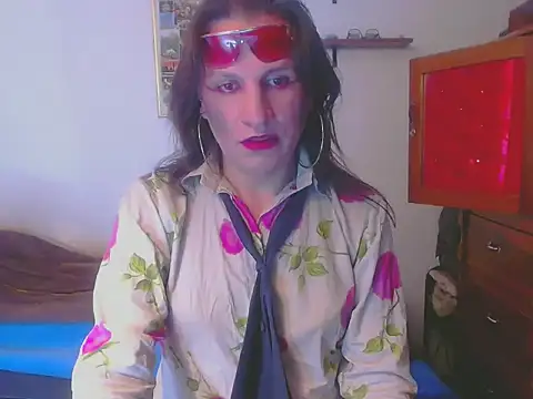 LorenJade online show from January 13, 6:30 am