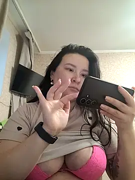 AlexaLexie online show from February 7, 1:48 pm