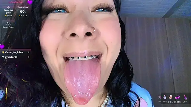 Snapshot of leahtemptation3 chatting on October 1, 2:11 pm leahtemptation3 online show from October 1, 2:11 pm