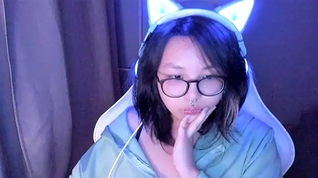 maydaykimmy online show from May 13, 9:31 pm