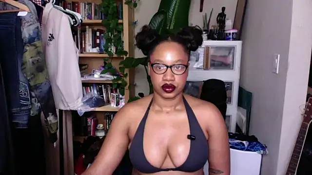 Snapshot of goddessdaisysky chatting on September 14, 5:22 pm goddessdaisysky online show from September 14, 5:22 pm