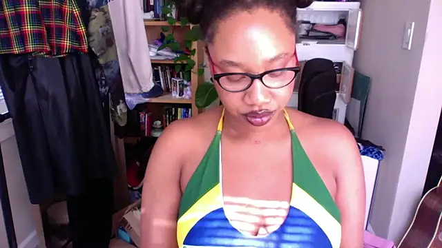 Snapshot of goddessdaisysky chatting on September 19, 10:09 pm goddessdaisysky online show from September 19, 10:09 pm