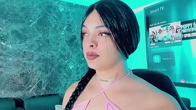 Emmaa Saenz  online show from January 17, 6:26 pm