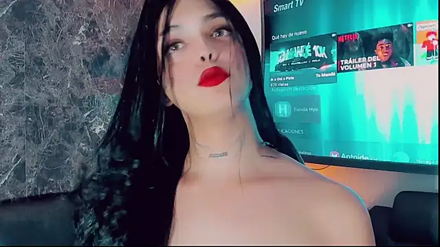 Emmaa Saenz  online show from November 26, 9:16 pm