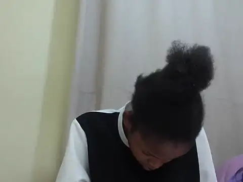 queen-sasha online show from March 12, 1:47 pm