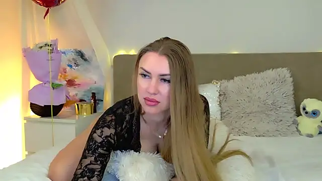 LuisaSin online show from June 8, 7:09 am