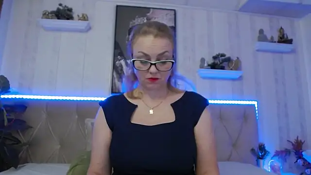 LadyJeen online show from July 20, 10:50 am