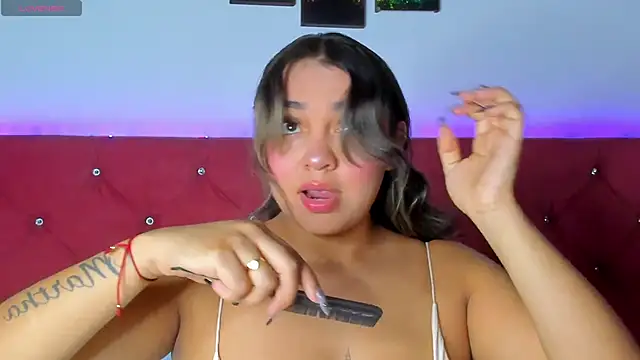 Snapshot of Abril_Gomez06 chatting on September 11, 4:02 am Abril Gomez06 online show from September 11, 4:02 am