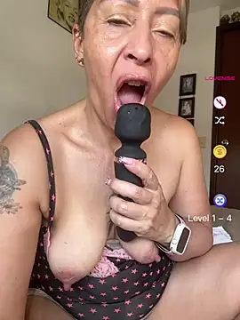 elmarsexydoll online show from July 2, 1:06 pm