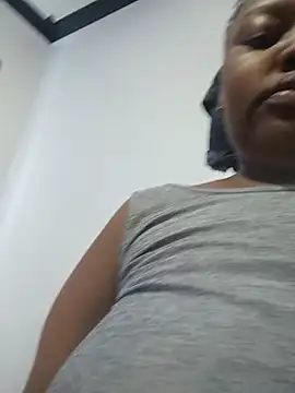 queennapal online show from July 19, 6:48 am