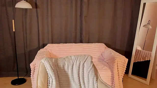 sugamomy online show from March 18, 5:45 am