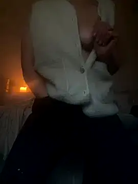 lolacharyx online show from November 26, 1:34 pm