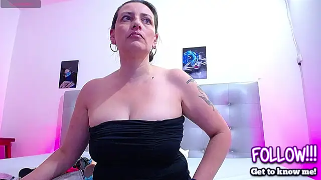 horny-juliette online show from February 27, 4:18 pm