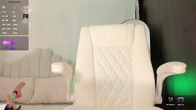 AmberLewis  online show from February 6, 3:32 am