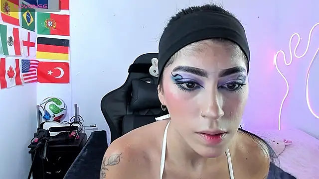 chaymae nah  online show from June 23, 12:52 am