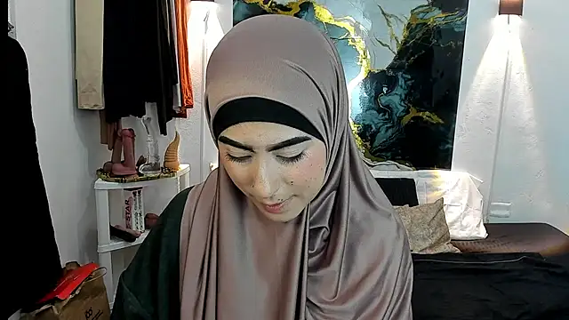 chaymae nah  online show from December 22, 6:49 am