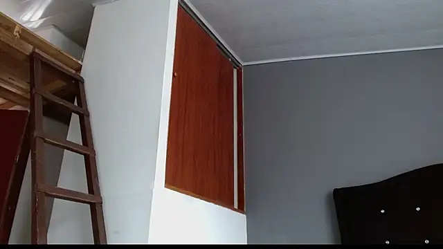 Emilia 1995 online show from July 9, 3:36 pm