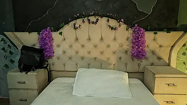 AmberGreyy  online show from June 25, 8:32 pm
