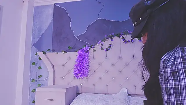 AmberGreyy  online show from July 3, 8:04 pm