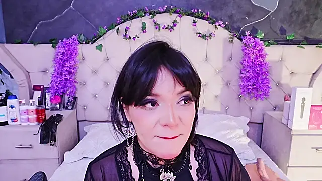 AmberGreyy  online show from July 4, 8:05 pm