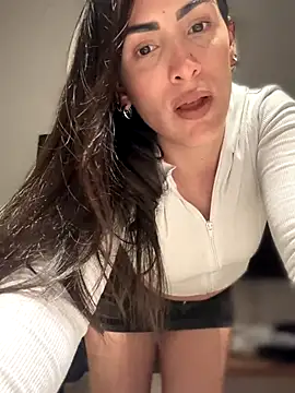 Snapshot of alessandra-a chatting on September 14, 11:35 pm alessandra-a online show from September 14, 11:35 pm