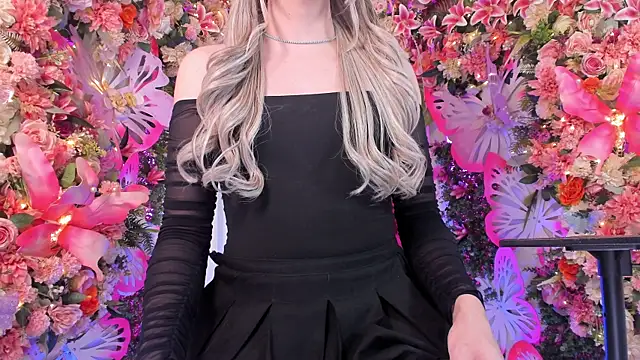 Laurenn evans online show from February 18, 9:47 pm