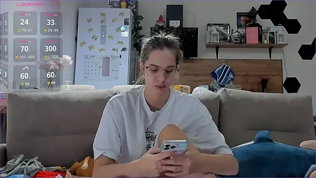 Girl alone home online show from December 1, 4:16 am