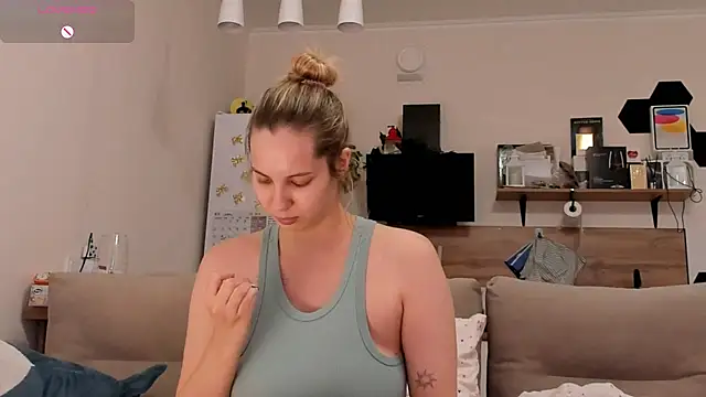 Girl alone home online show from July 19, 4:20 pm