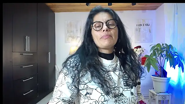 Snapshot of Lust_Mom41 chatting on September 20, 11:36 pm Lust Mom41 online show from September 20, 11:36 pm