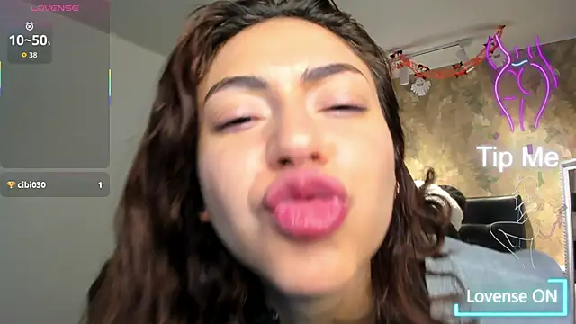 Snapshot of april_dumont chatting on October 10, 12:10 pm april dumont online show from October 10, 12:10 pm
