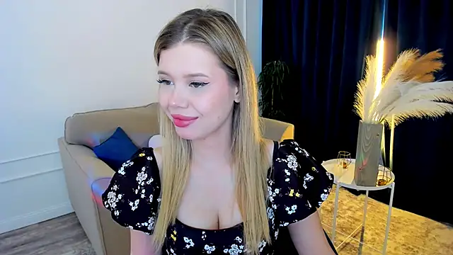 FollowLovee online show from June 12, 3:58 am