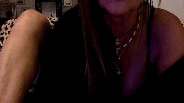 gildamilf online show from October 18, 7:04 pm