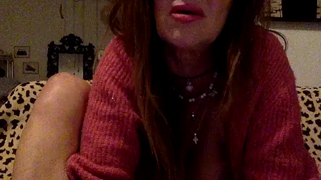 gildamilf online show from October 17, 6:55 pm