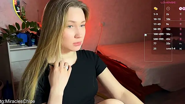 ChloeMillerMeow online show from April 25, 8:17 pm