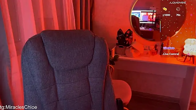 ChloeMillerMeow online show from March 25, 3:48 pm